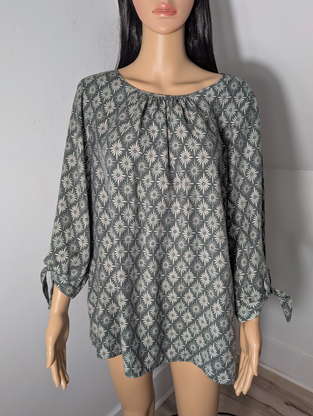 CJ Banks Floral Diamond Pattern Blouse Sage Green